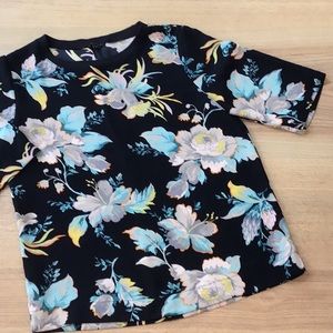 Stunning Ann Taylor short sleeve